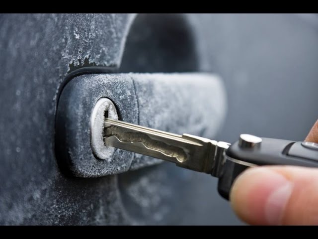 Замерзли замки дверей. Что делать?