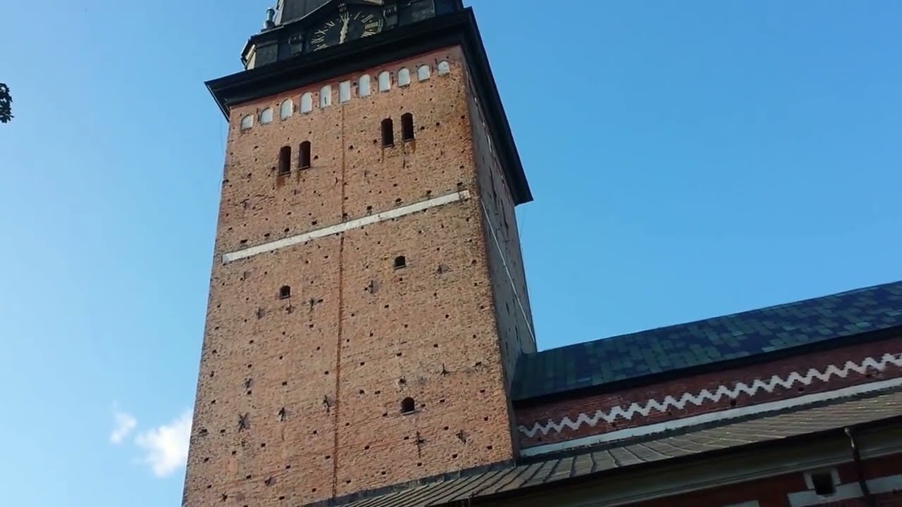 Strängnäs domkyrka, de två mellanklockorna