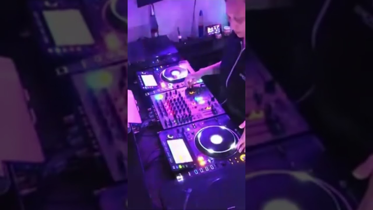 Controlled Chaos Show LIVE on jungletrain.net #controlledchaos #halftime #drumandbass #junglesounds