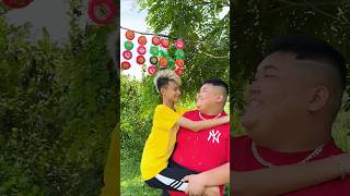 FunFun TV: Hubba Bubba Candy Eating Challenge