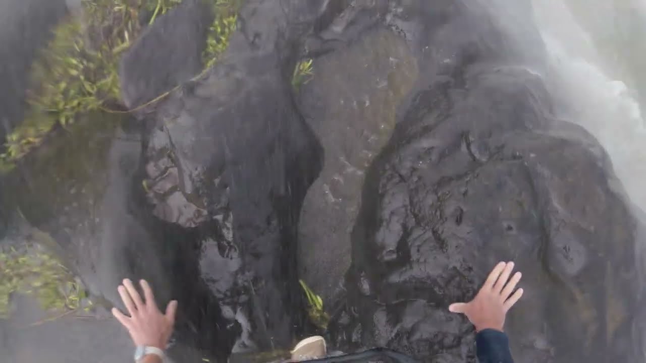 The Smoke That Thunders - Trailer Oficial