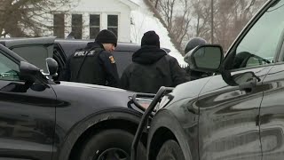 Detroit police arrest suspect after chase, brief standoff