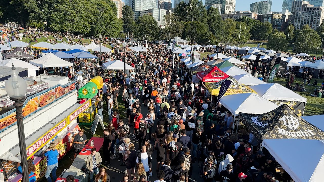 Apple iPhone 14 Pro / Max Boston Freedom Rally 2022 / Hempfest HDR Zhiyun Smooth 5 Fake drone shot