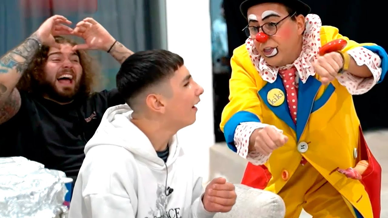 Contratei um Palhaço Para Dar Roast aos Meus Amigos