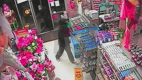 Police still searching for suspects in murder of V...