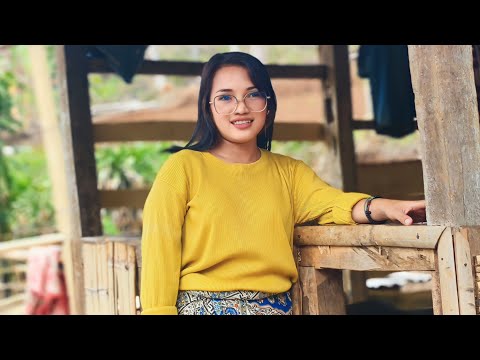 JANDA DESA CANTIK BERKACAMATA