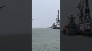 Stormy weather shipyard wet dock in Cadiz #crewlife #sailors #beingmariner #people #storm #cadiz