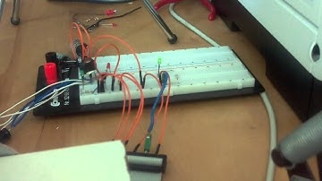 Raspberry Pi: NPN-transistor with LED in an RLC-circuit with extra LED with RPi camera