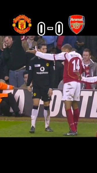 Manchester United VS Arsenal (Ronaldo VS Thierry Henry). #shorts #manchesterunited #arsenal