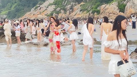 Bãi biển Sầm Sơn 2025 : Siêu Mẫu Bikini Cùng Các Người Đẹp .!