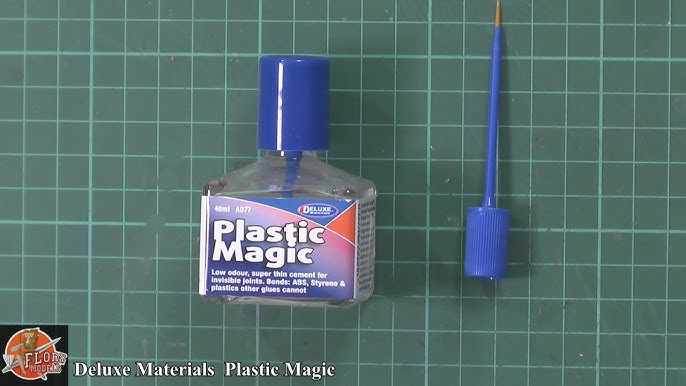 Deluxe Materials Rocket Plastic Glue, 30ml