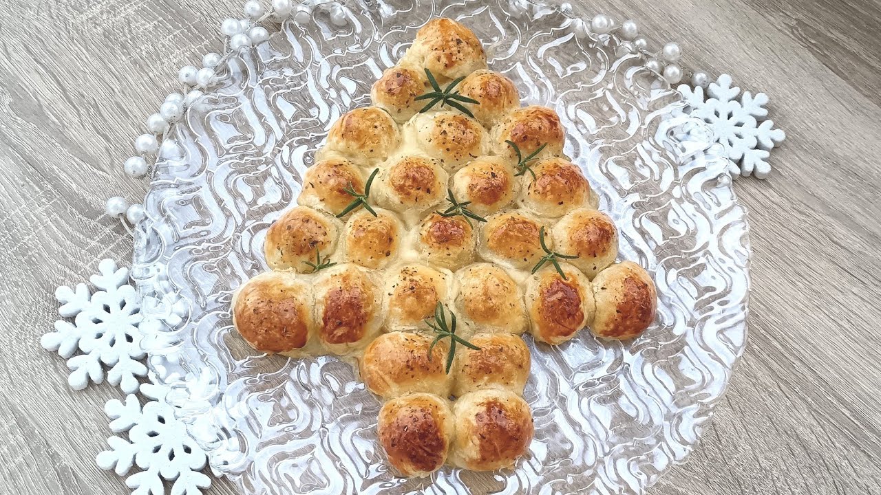 Alberello di Pasta Sfoglia con Mozzarelline e Salsiccia, l'antipasto perfetto per Natale!