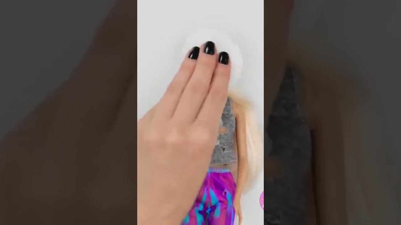 Let's turn Barbie into a vampire🧛🏻‍♀️ 