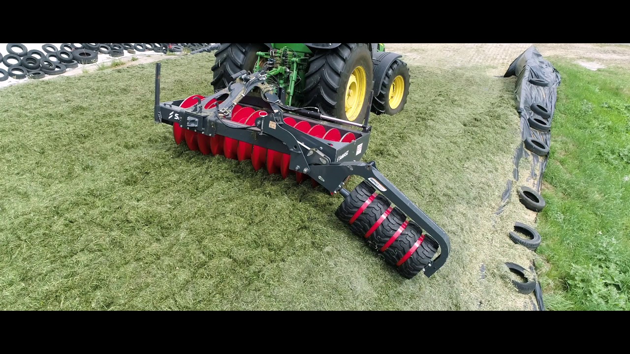 Wał do ugniatania pryzm IMPACT 300H SaMASZ  / Packer roller IMPACT 300H SaMASZ with John Deere