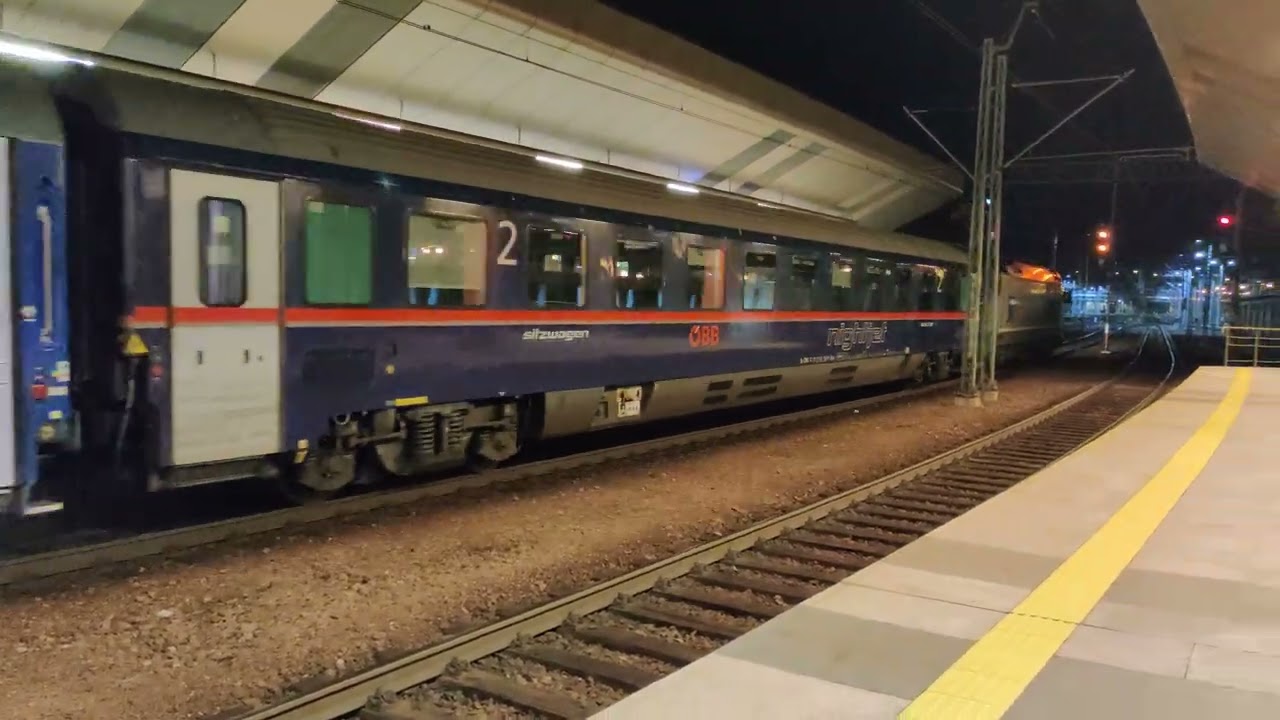 EN407 'Chopin' with NJ coach departing Krakow Station