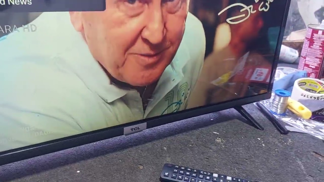 Tv tcl 32s6500 após a troca do displey lg ficou com a imagem negativa ou virada resolvendo na tcom