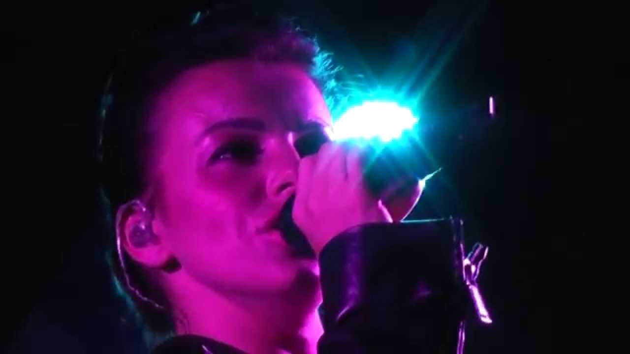 Julia Volkova - Не верь, не бойся (Live) (05.09.2015)