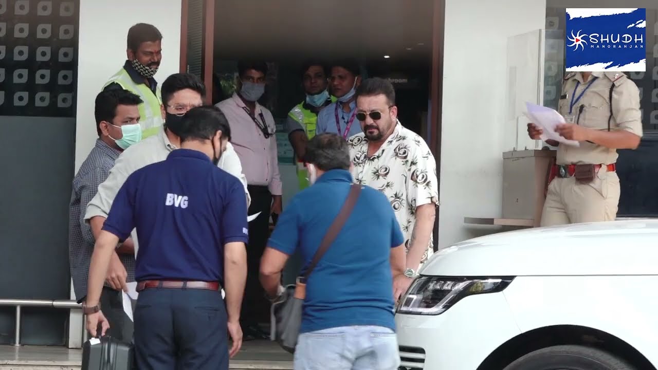 Sanjay Dutt, Ritesh Siddhvani चले KGF 2 Tralier Launch के लिए Bengaluru, Mumabi Airport पर आये नज़र