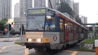 輕鐵第三期列車 1110+1106@705駛入天耀站