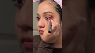 EASY Christmas Makeup Inspiration 🎄❄️🎁 Simple and Cute for the Holidays 🎄 #shorts