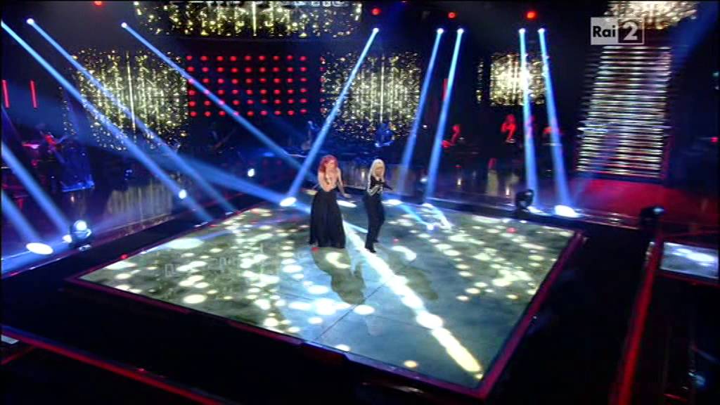 THE VOICE RAFFAELLA CARRA'E NOEMI ELETRIZANTI IRRESISTIBILI