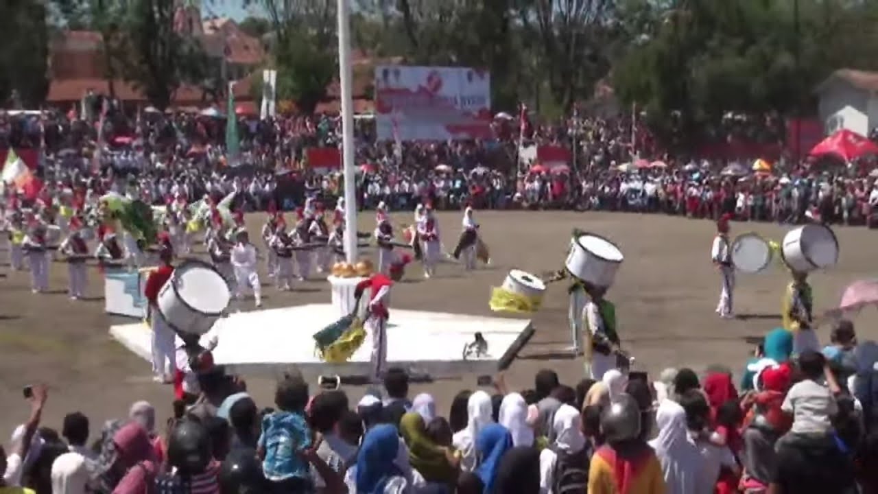 MARCHING BAND GITA ALIYAH MAN ENDE // PERINGATAN HUT KEMERDEKAAN RI KE 71 tahun (2016)