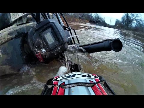 mud-creek-|-jh-flips-his-honda-rancher-in-the-creek