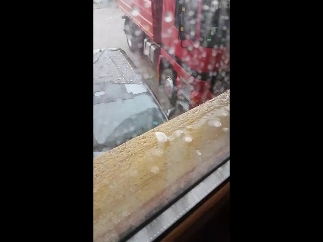 VIDEO FOTO - Ploaie torențială și grindină la Sibiu. Străzi inundate în Lazaret 3 video