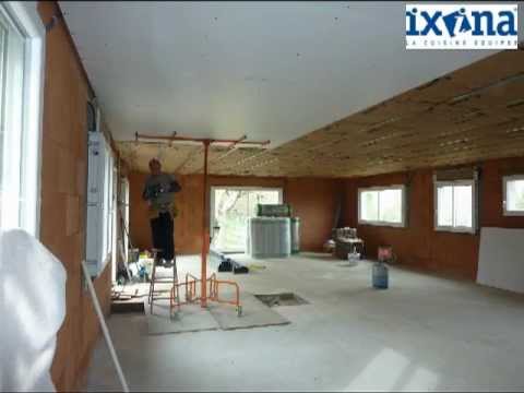 Pose d'un plafond suspendu en plaques ba13 youtube Plafond décor Rampant