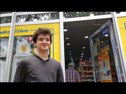 შაურმა გამოვიძახეთ და სასმელის საყიდლად მივდივართ