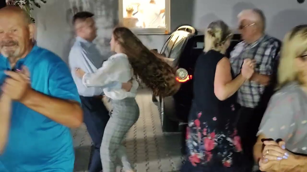 4 sierpnia 2024 Monika bawiła się w Wólce Lesiowskiej z Kapelą FOKTÓW