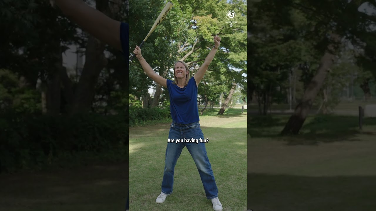 Tennis 🆚 Baseball 🎾➡️⚾️ Justine Henin tests her swing in a completely different sport 🔥