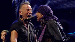 BRUCE SPRINGSTEEN - E Street Shuffle - PARIS La Defense Arena - 2023-05-13