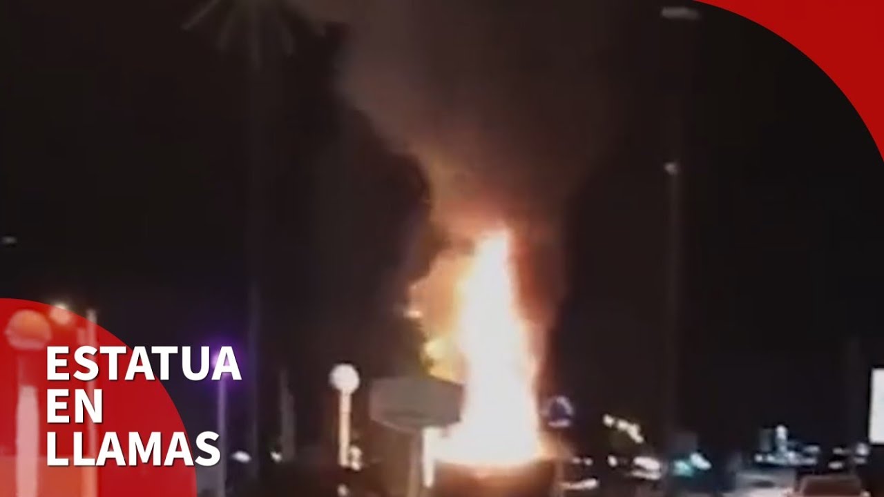 Queman la estatua de Qassem Soleimani en Irán