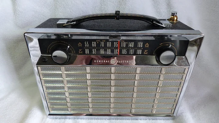 1962 General Electric P865B AM/FM transistor radio (Made in the USA)