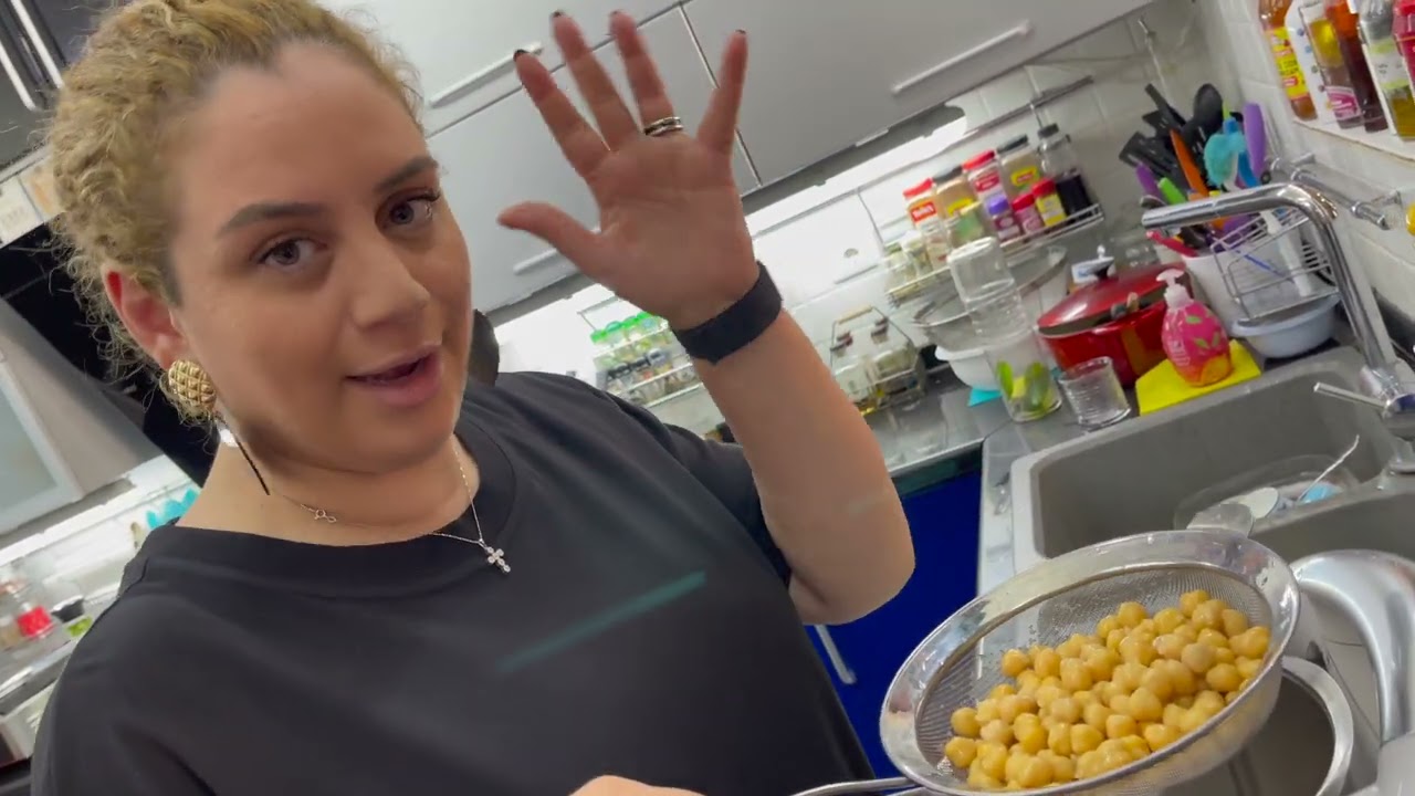 Homemade #Shawarma Recipe: Crispy Chips & #Hummus