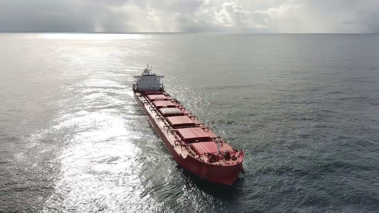 Ship in the Pacific Ocean Epic Aerial Views 4K |Судно в Тихом Океане с высоты птичьего полета 4K