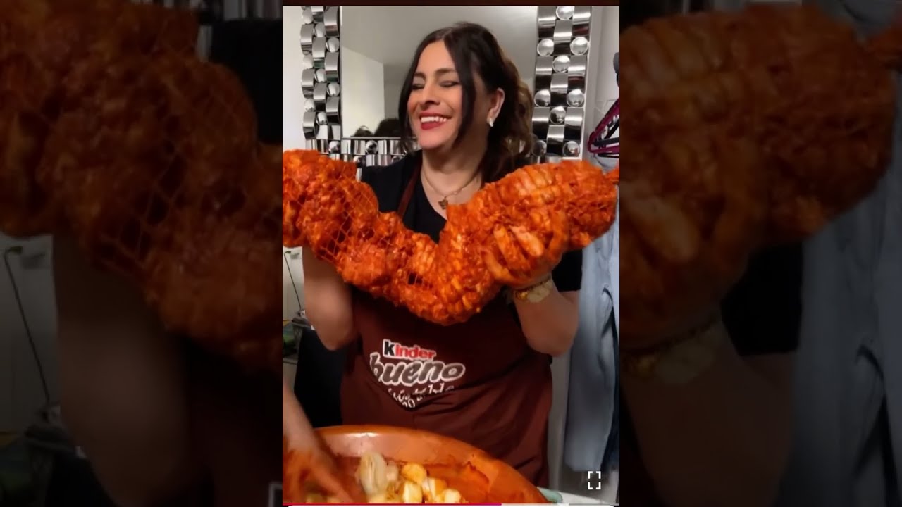 صباح الخير يا حلوين،نوريلكم طريقتي كفاش نطيب كسكس ولا طعام في مناسبات انا ويما لعزيزة 🥰🇩🇿🇩🇿