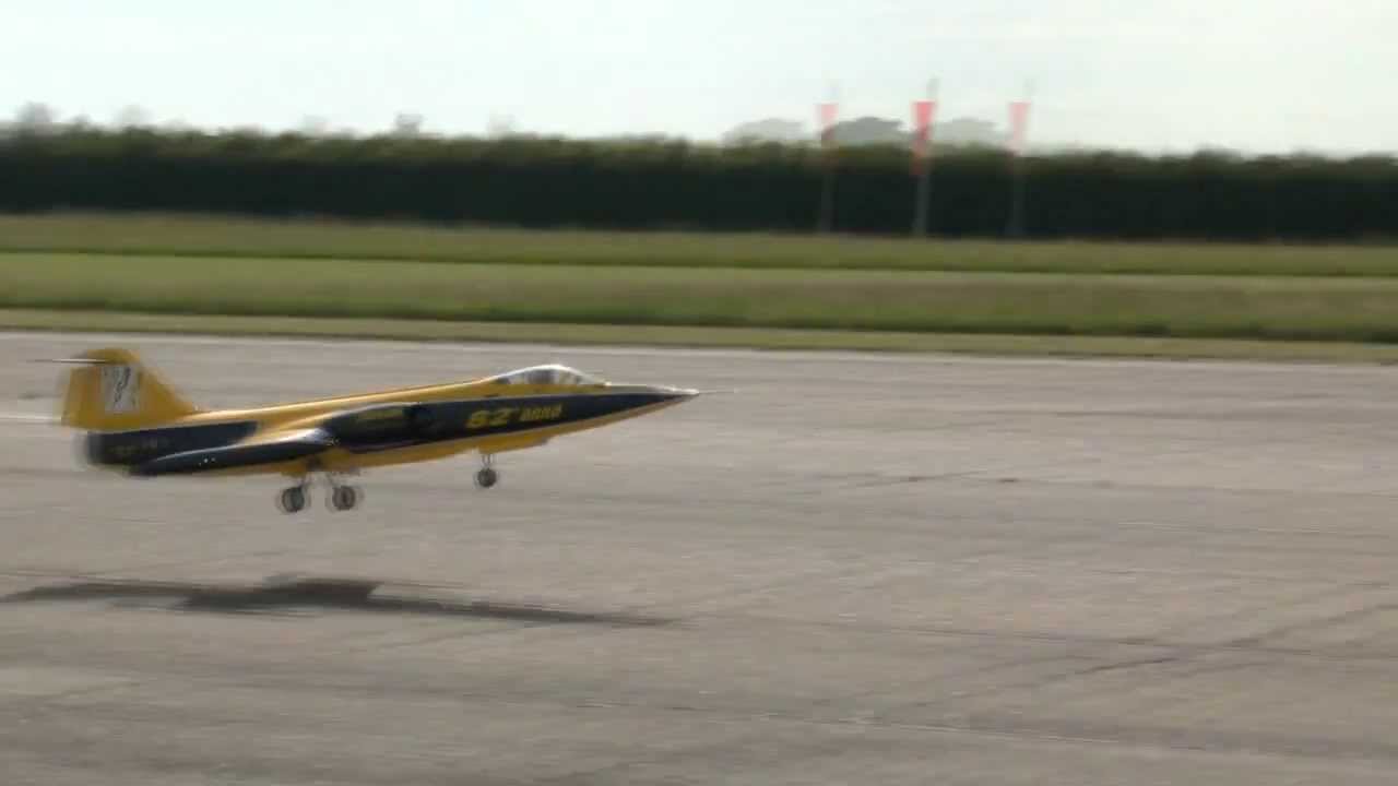 Wings & Wheels 2013: F-104 Starfighter 'The Widowmaker' * HD *