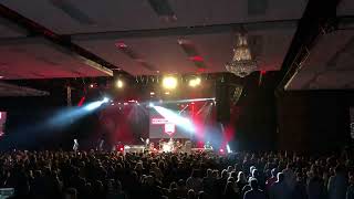 Honeymoon Suite New Girl Now 2022 Dec 30