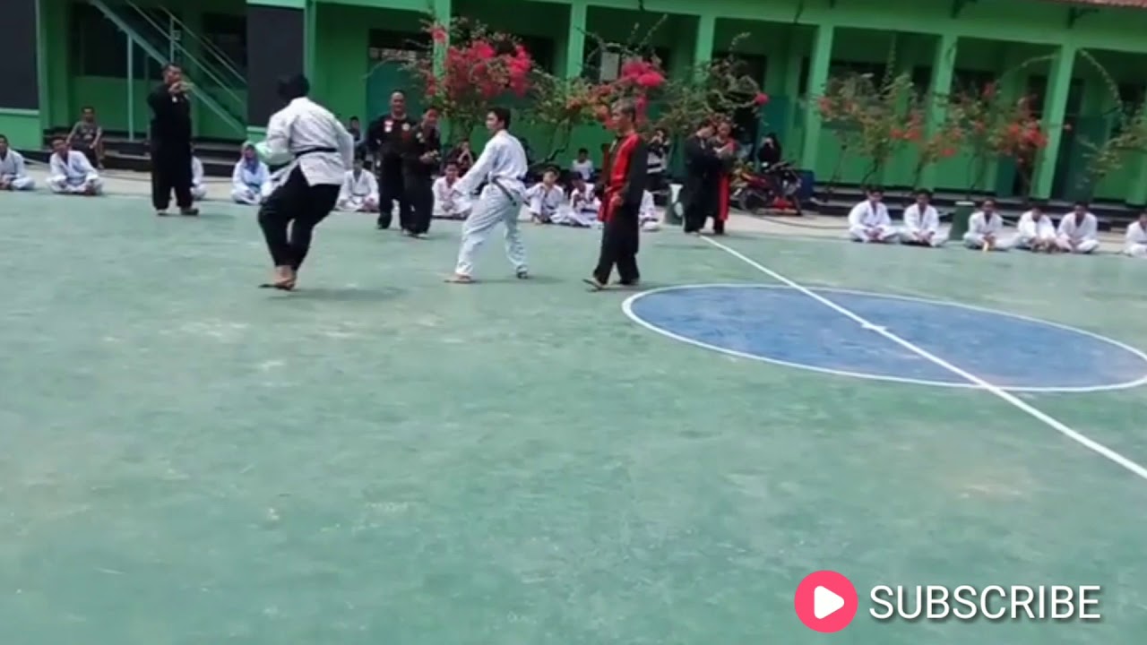 BELAJAR SILAT YANG BENAR YAAA....... 😊😊😊 YouTube