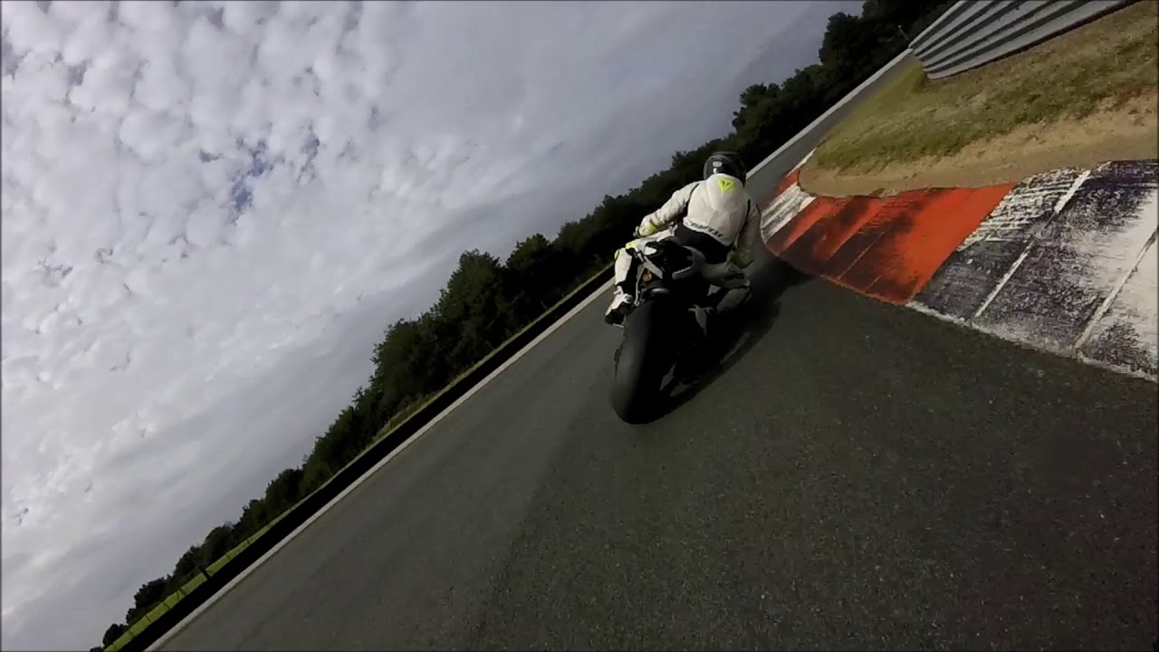 Circuit Le Vigeant - Val de Vienne - CBR1000RR SP1 vs Panigale 1299S