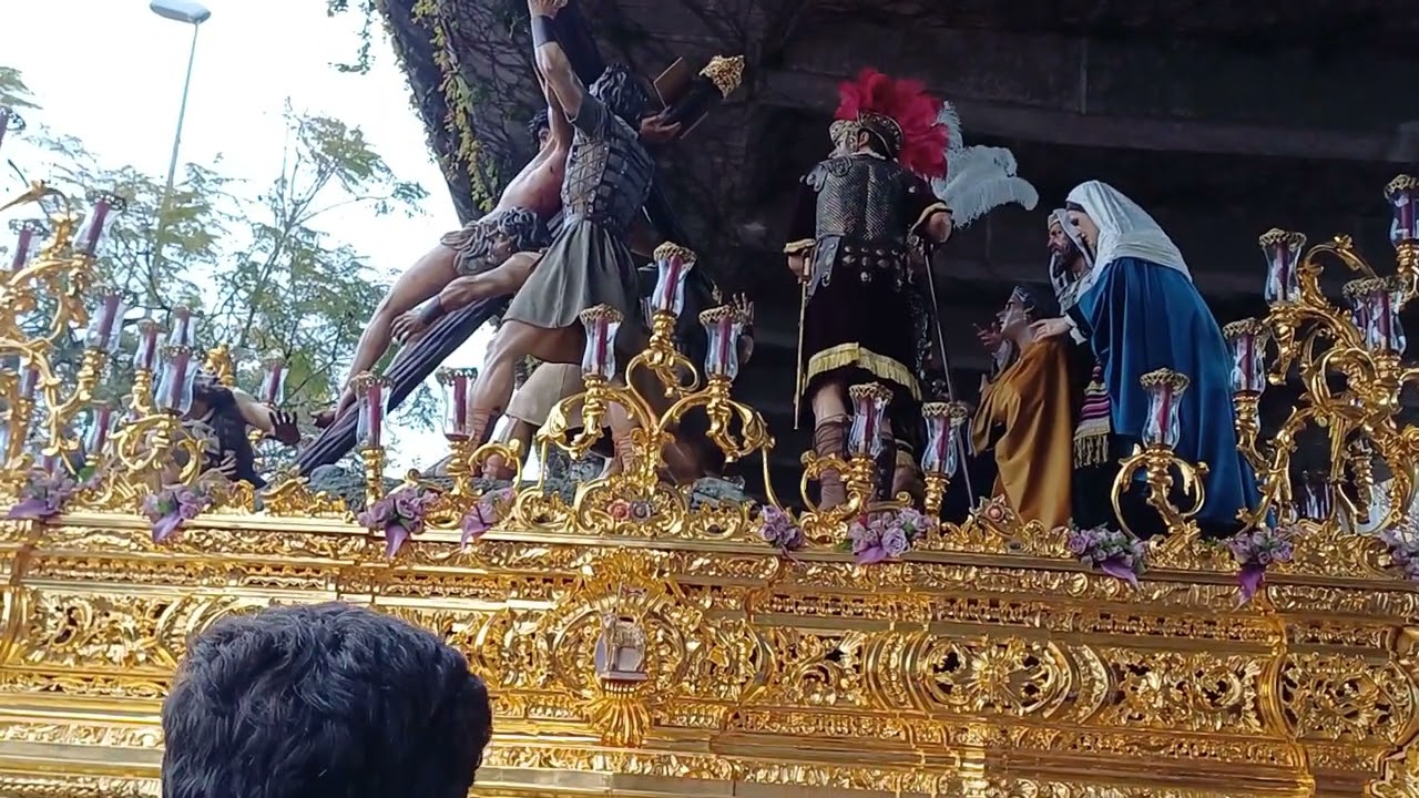 Las viñas de jerez viernes santo ( 2024 ) con la am virgen de los reyes por el puente
