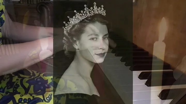 Long Live Queen Elizabeth II - Lydie Solomon