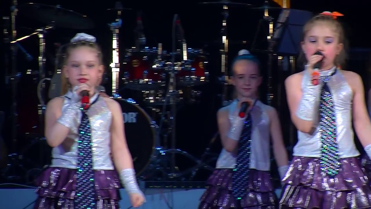 танец дочки и сыночки в детском саду. сладкая песенка картинка. танец сладостей. маша и медведь сладкая жизнь мультфильм. ксюша слебик.