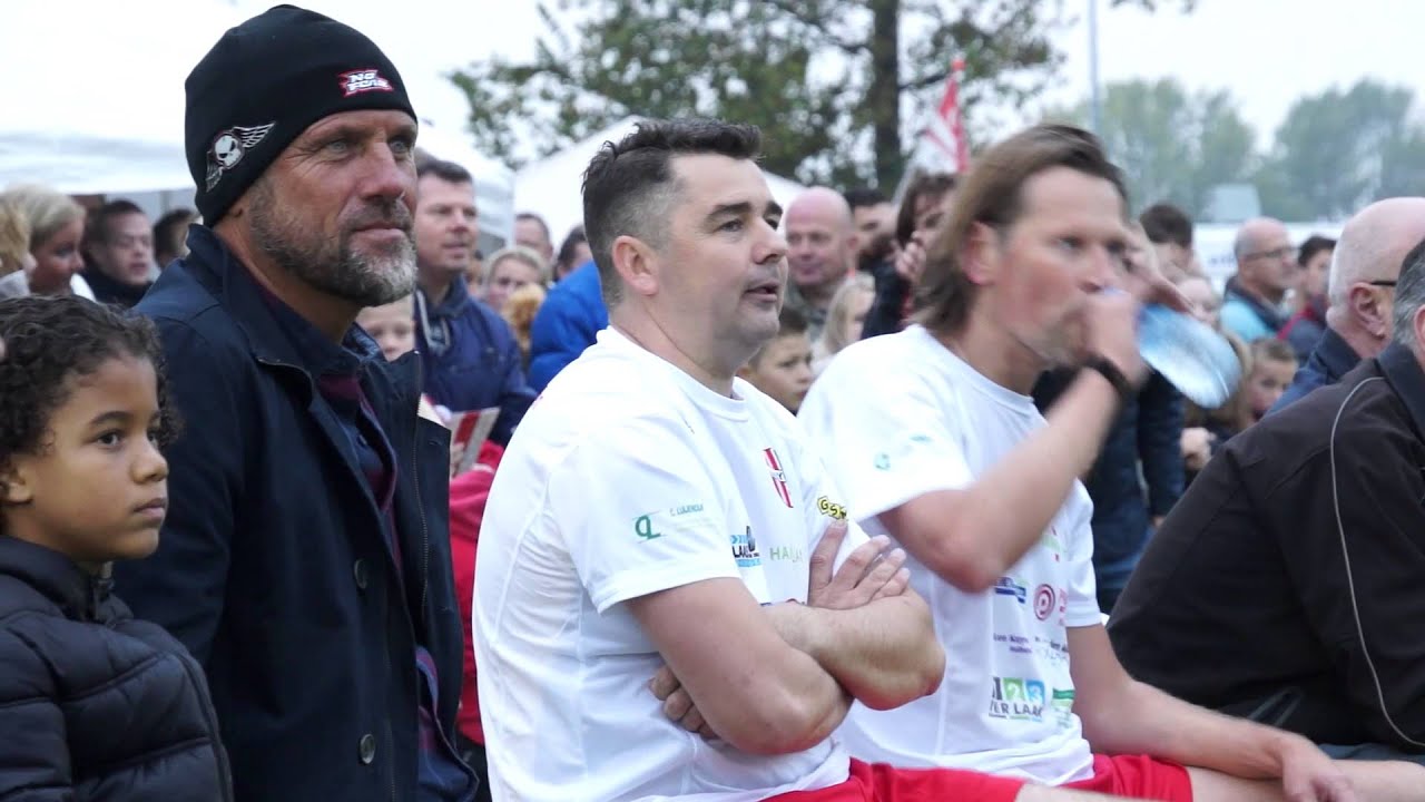 17-10-2015   LYRA V2 - FC De Rebellen  + Voetbalcafé