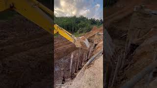 cara excavator pancang kayu #excavator #machinebesar