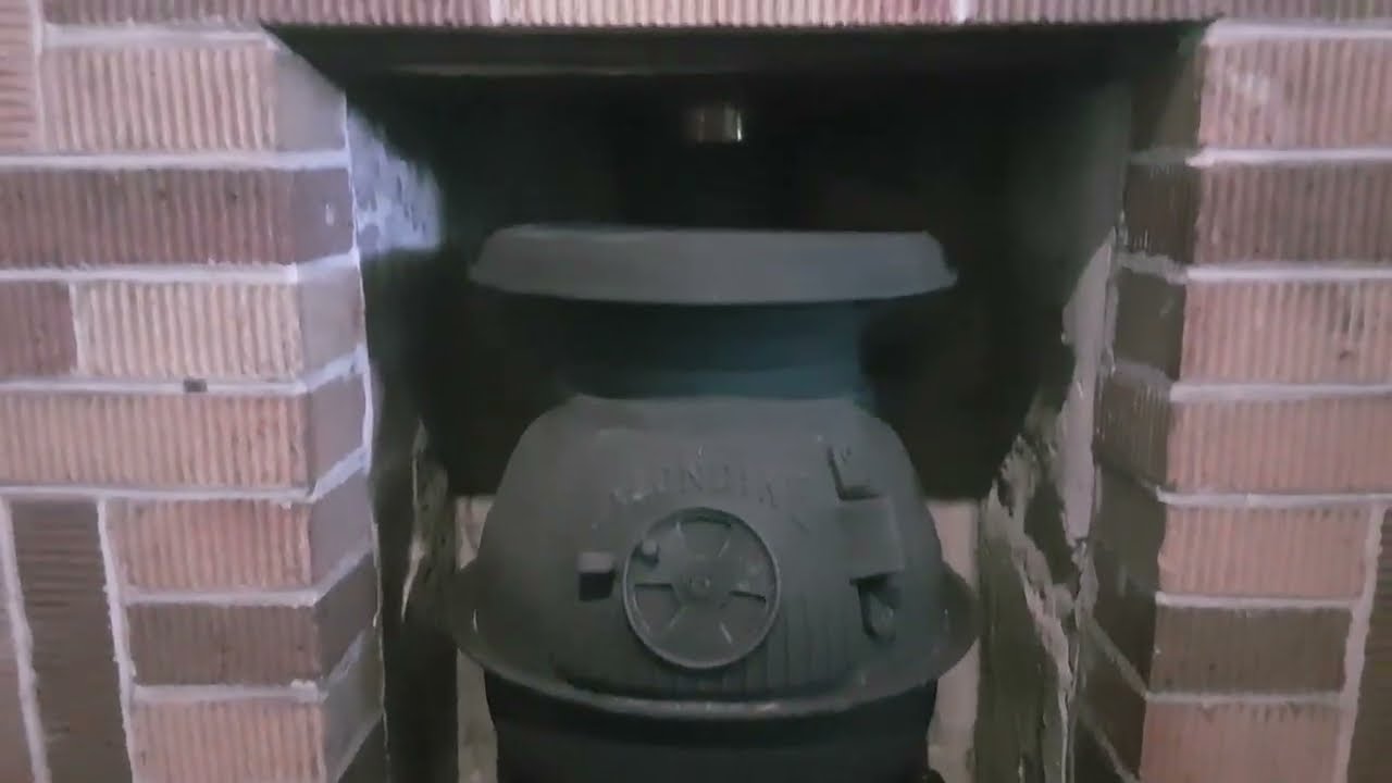KLONDIKE pot belly wood heater by MASPORT - YouTube