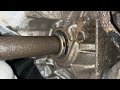 #2169 esta gotita de aceite puede ser catastrófica lo bueno que este carro sí, trae varilla 