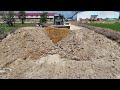 Advance New Road Building Technique Bulldozer KOMATSU D58E and 25Ton Deawoo Dump Truck Dumping Dirt